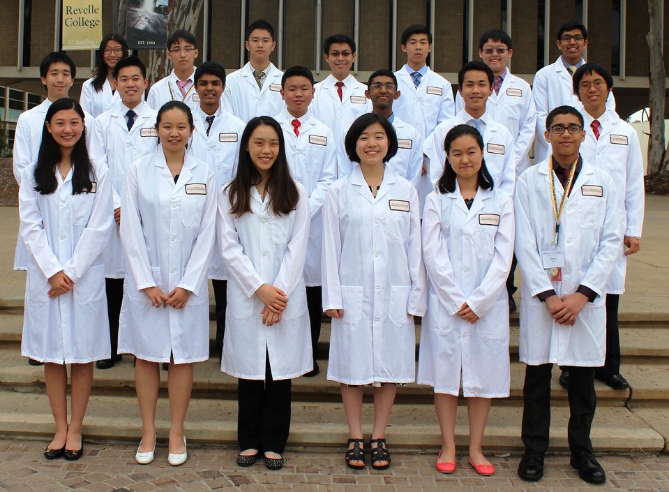 USABO 2018 group shot in lab coats